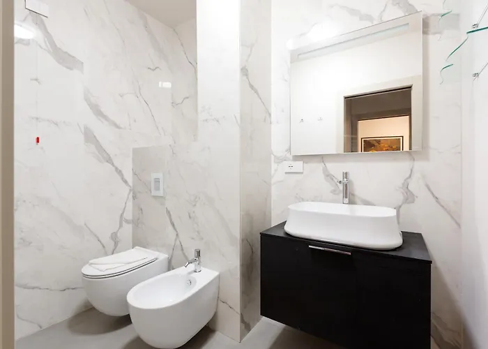 Guesthost - Cordusio Enchanting Милан