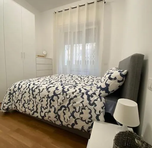 Nolo62, A Nifty Flat In *