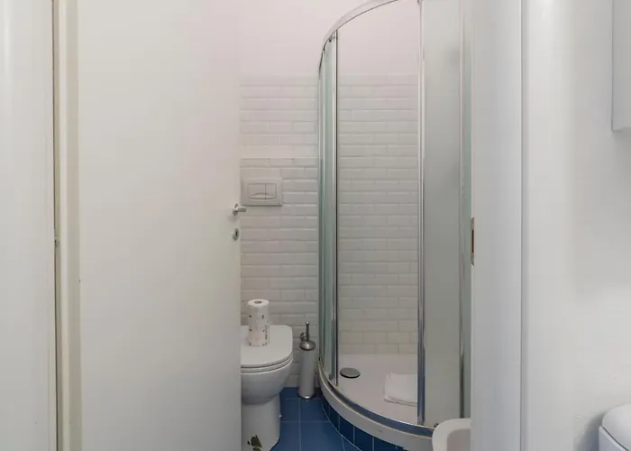 Ihost - Adige 17 Milan