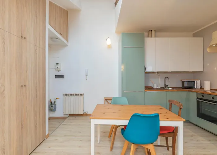 Appartement Ihost - Adige 17 *