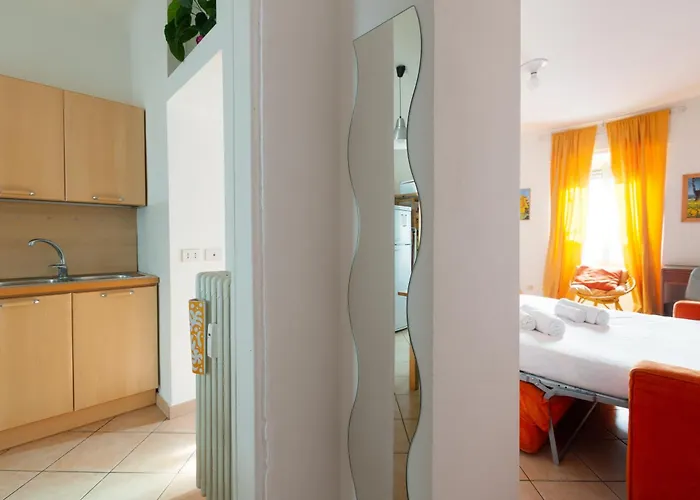 Guesthost - Porta Romana Luminoso Rifugio