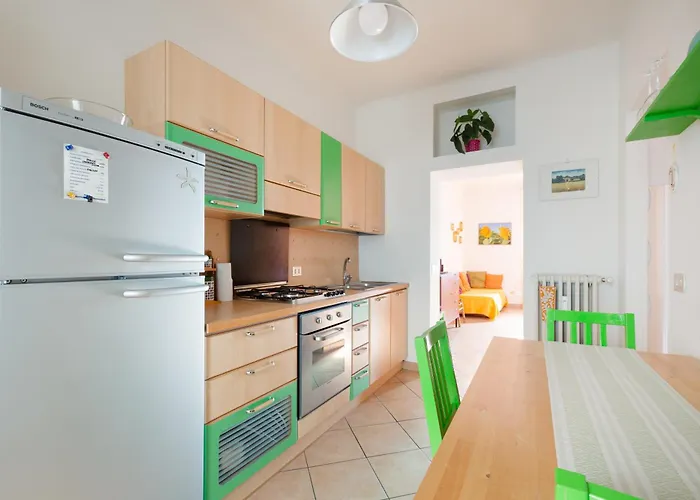 Guesthost - Porta Romana Luminoso Rifugio