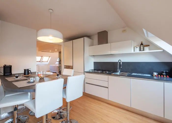 Xenia - Luxury & Elegant Penthouse In Life