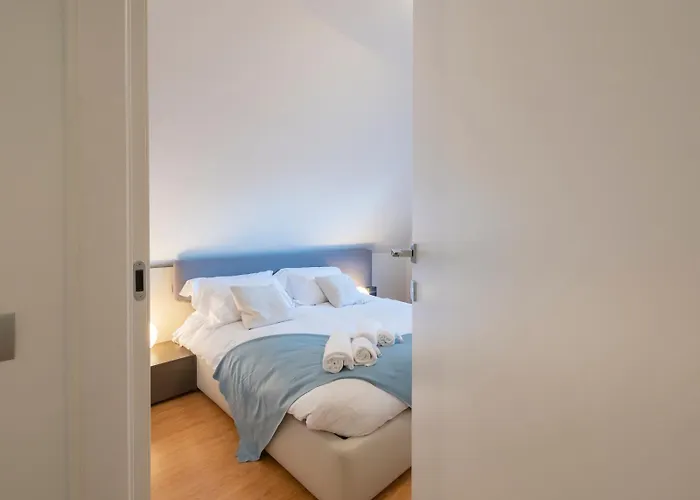 Xenia - Luxury & Elegant Penthouse In Life