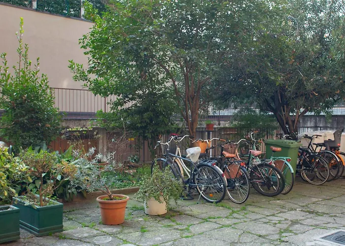 Gambara Urban Flat - Stylish And Next To Metro Appartamento