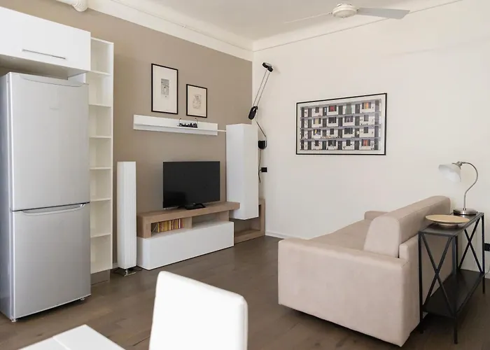 Elegante Bilocale In Zona Risorgimento * ميلان