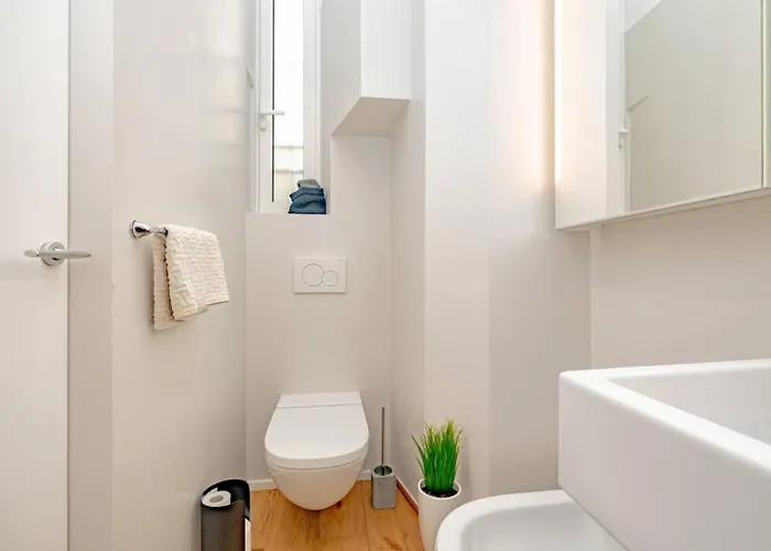 Cozy Near Bocconi Apartment