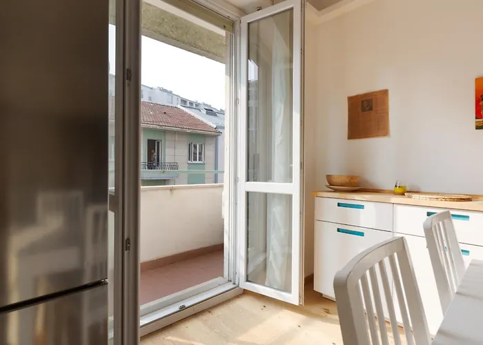 Cenisio - Delfico - Moderno Bilocale Con