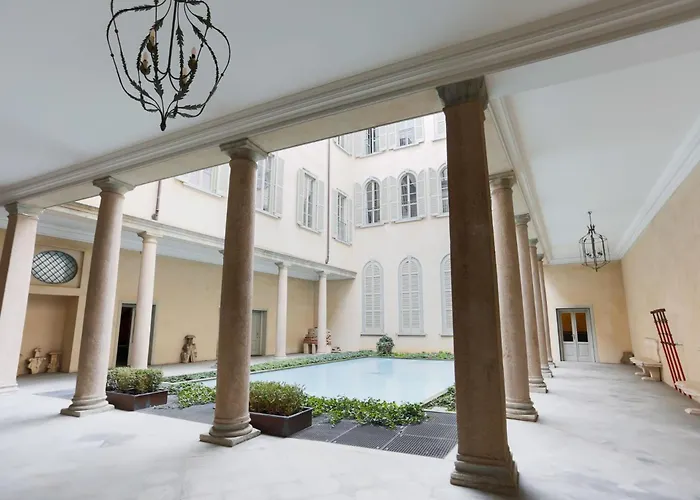 The Rent - Refined Loft In Downtown Apartmán *