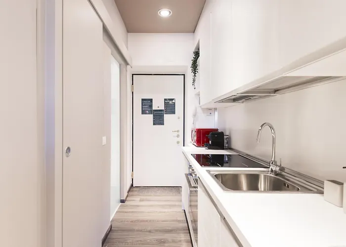 Easylife - - Marcello 32 - * Milán