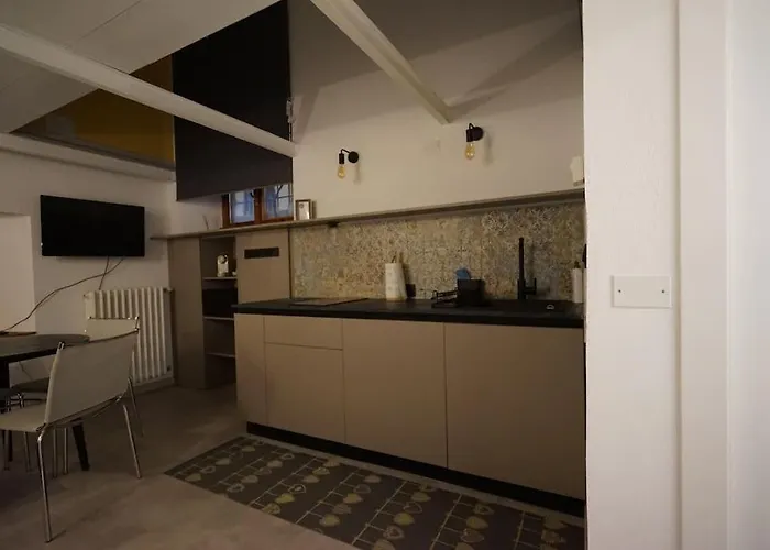 A Due Passi Dal Bosco Verticale Milaan