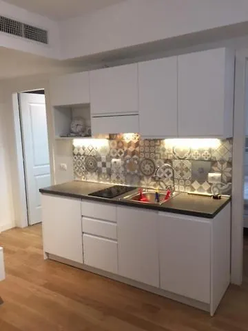 The Small White House In Milán