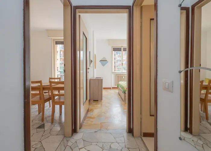 Xenia - Spacious Two-room In The Flower District *