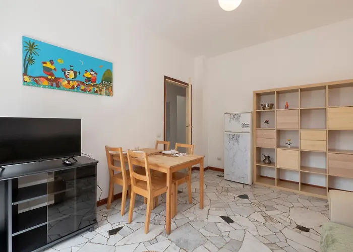 Xenia - Spacious Two-room In The Flower District * Milano