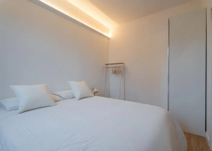 Chic In Nolo: Style And Comfort In Apartmán