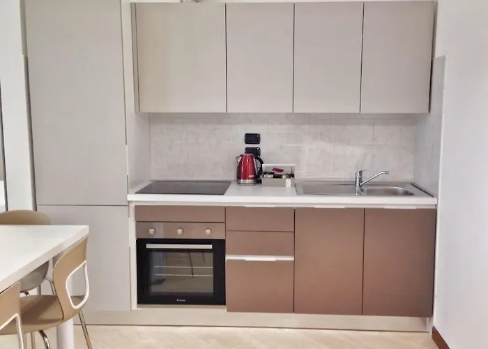 Vicino Metro Precotto, Garage Gratuito Milan