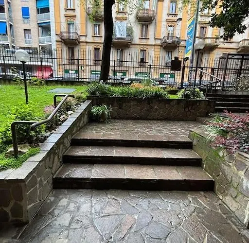 Oasis In The Center Of Daire