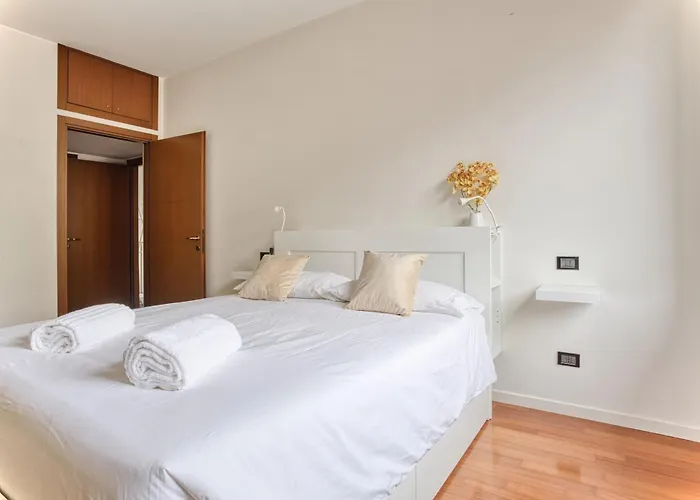 Apartament Balilla30; Spacious 2 Bedroom Next To Center Mediolan