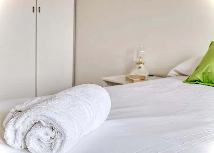 Balilla30; Spacious 2 Bedroom Next To Center *