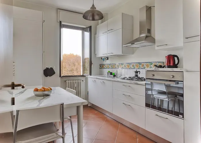 Balilla30; Spacious 2 Bedroom Next To Center *