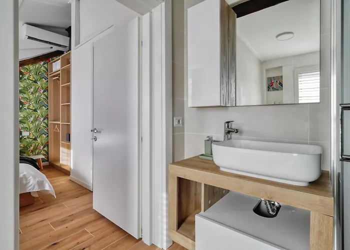 Ami's Terrace - New Gem In Citylife District