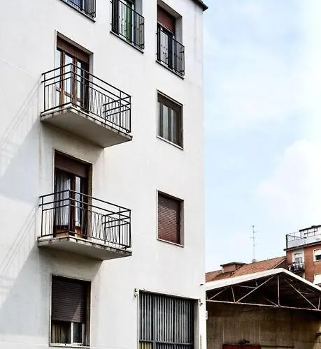 Dynamic In Apartment Milan