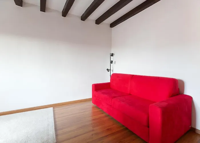 Colonne Di San Lorenzo - Colorful Apartment!