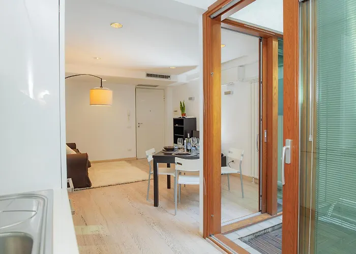 Navigli 10 Min Loft Moderno Con Area Esterna * Милан