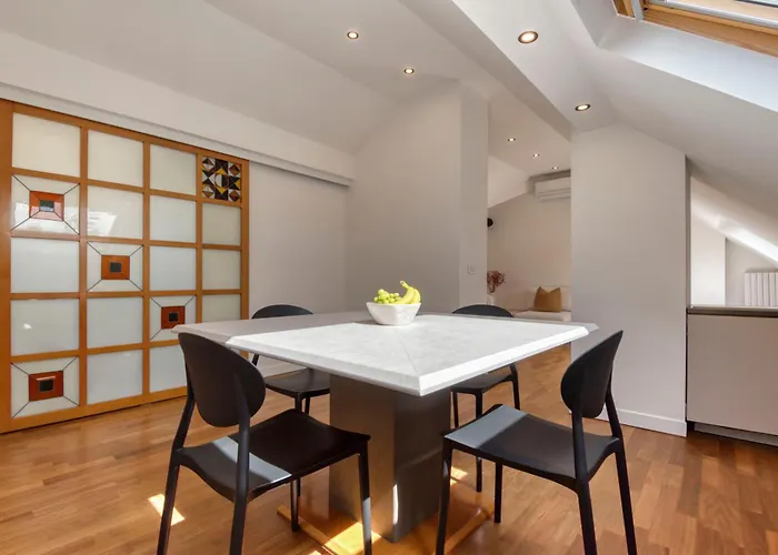 Royal -montenapoleone- *