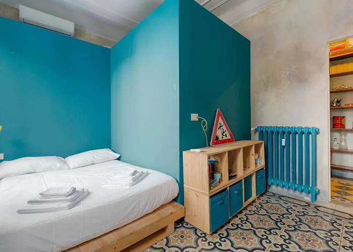 Solari - Tortona - Ampio Trilocale Di Design