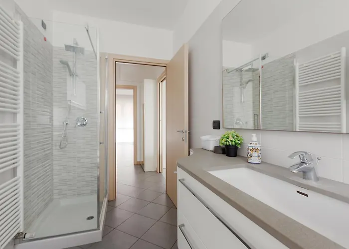 Niguarda - Pozzobonelli - Ampio E Moderno Trilocale