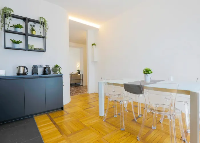 Private Luxury 5 Bedroom - Station Milán