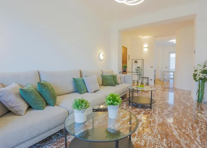 Private Luxury 5 Bedroom - Station Milán