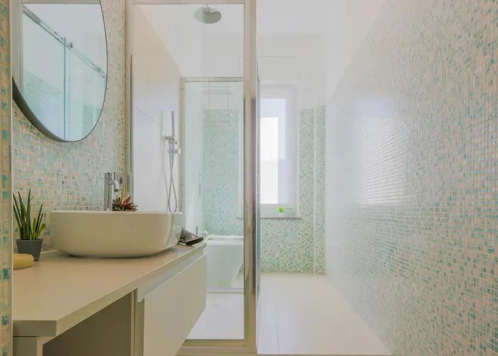 Private Luxury 5 Bedroom - Station *
