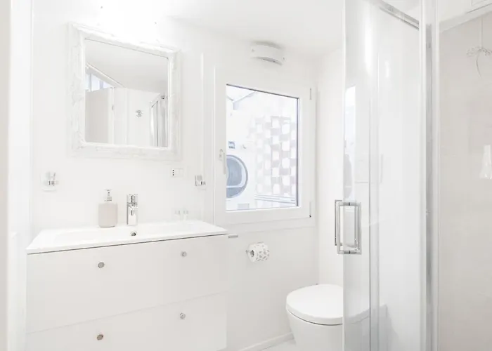 Easylife - - Calco 2 P7 - Sant'agostino דירה *