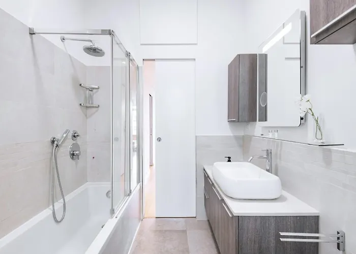 Easylife - - Calco 2 P7 - Sant'agostino דירה *