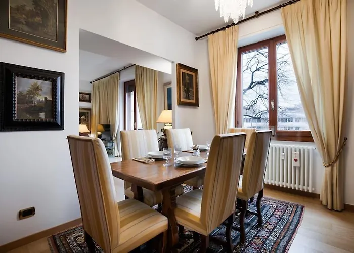 아파트 Fondazione Prada - Quadrilocale In Stile Classico 밀라노