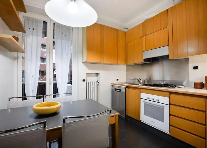 Fondazione Prada - Quadrilocale In Stile Classico * 밀라노