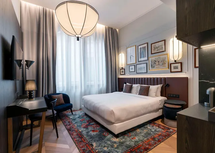 Отель Palazzo Touring Club Milan, A Radisson Collection Милан