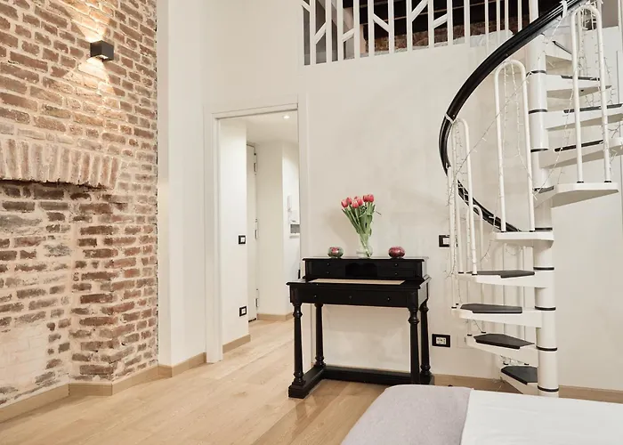Loft Apartment *