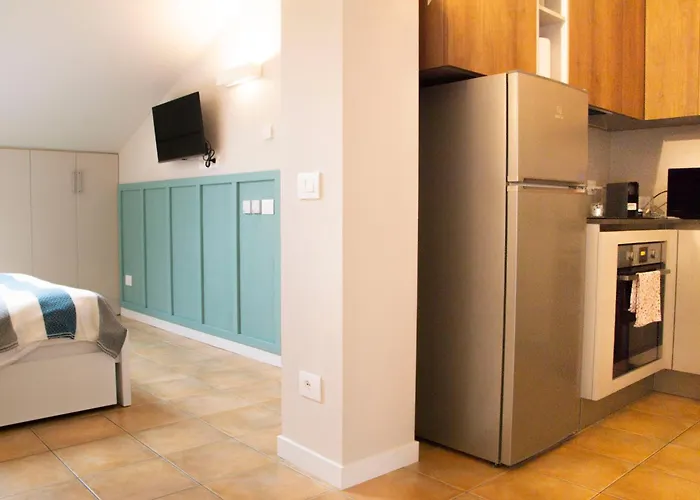 Small Island In * Milaan