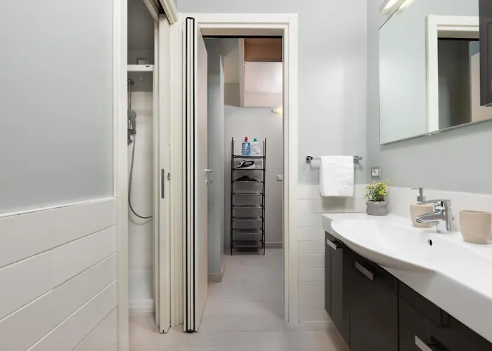 Con Metro Diretta 10 Minuti Duomo דירה