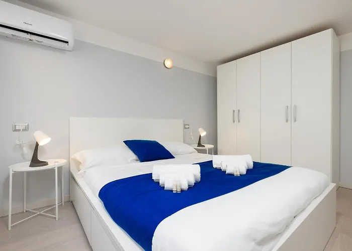 Con Metro Diretta 10 Minuti Duomo דירה