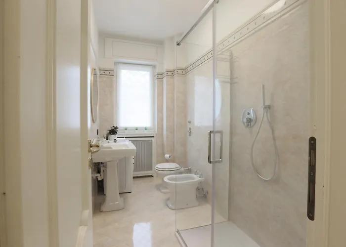 Apartament New Modern Flat 10 Minutes Walk From Station Mediolan