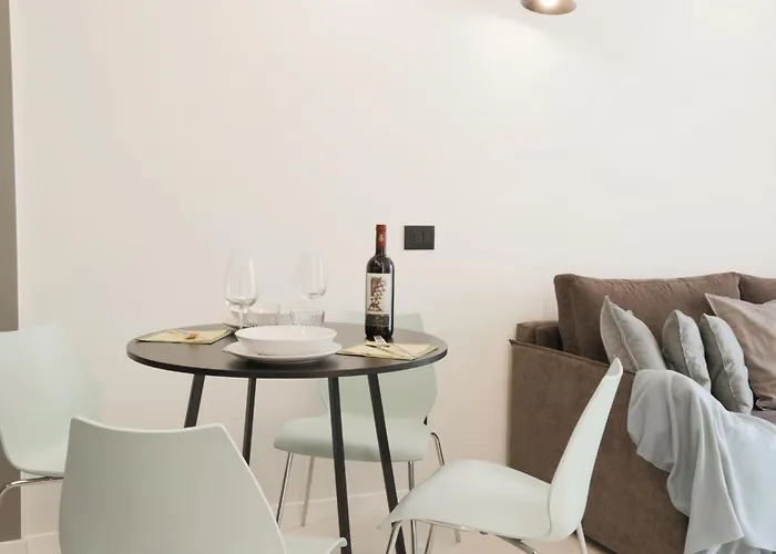 Station Modern Flat W/private Parking Милан