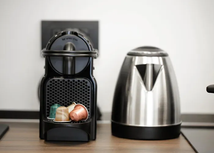 Station Modern Flat W/private Parking Апартаменты