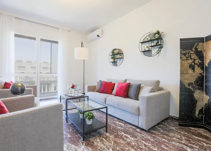 Urban Elegance Station W/private Garage Lejlighed