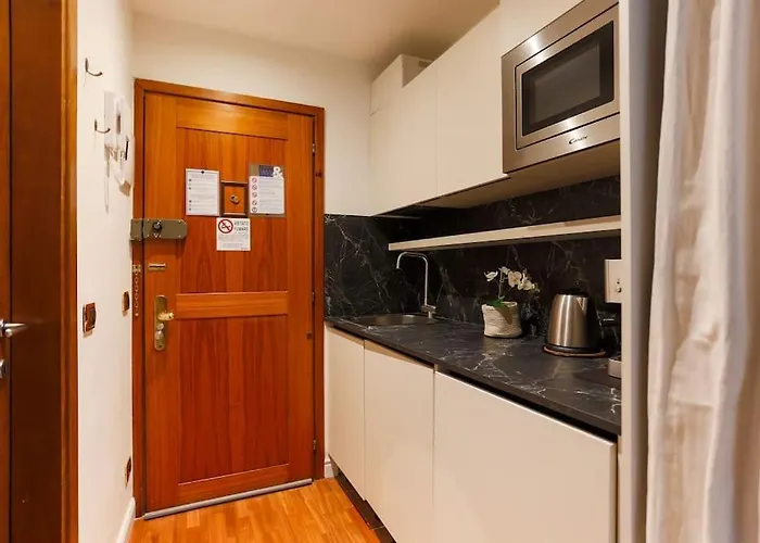 Porta Nuova Moscova: Cozy Near Duomo! *