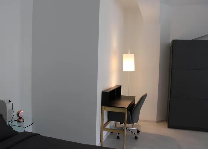 Space Loft - Close To M5 Subway - Free Parking - Sky & Netflix Tv *