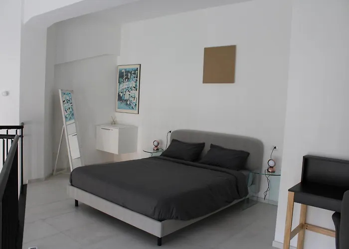 Space Loft - Close To M5 Subway - Free Parking - Sky & Netflix Tv Lejlighed